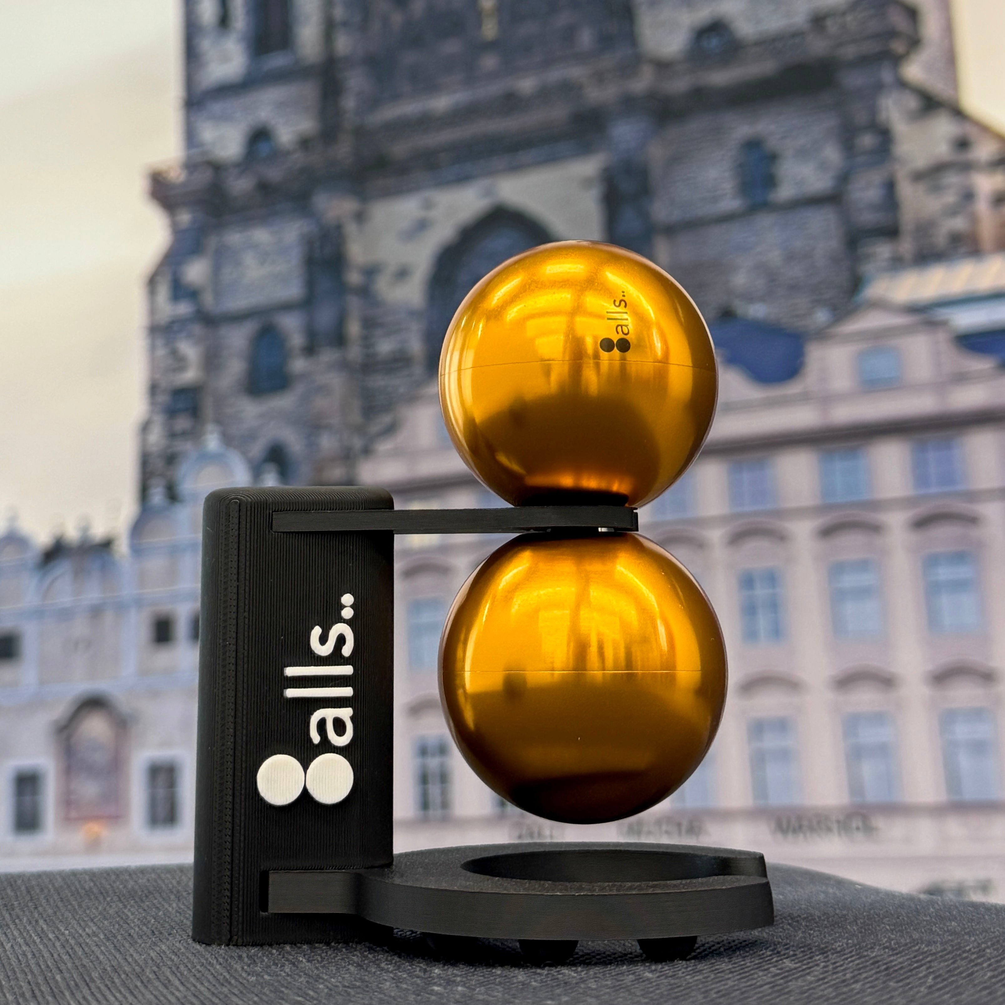 balls-yoyo-wyyc-gold.jpg