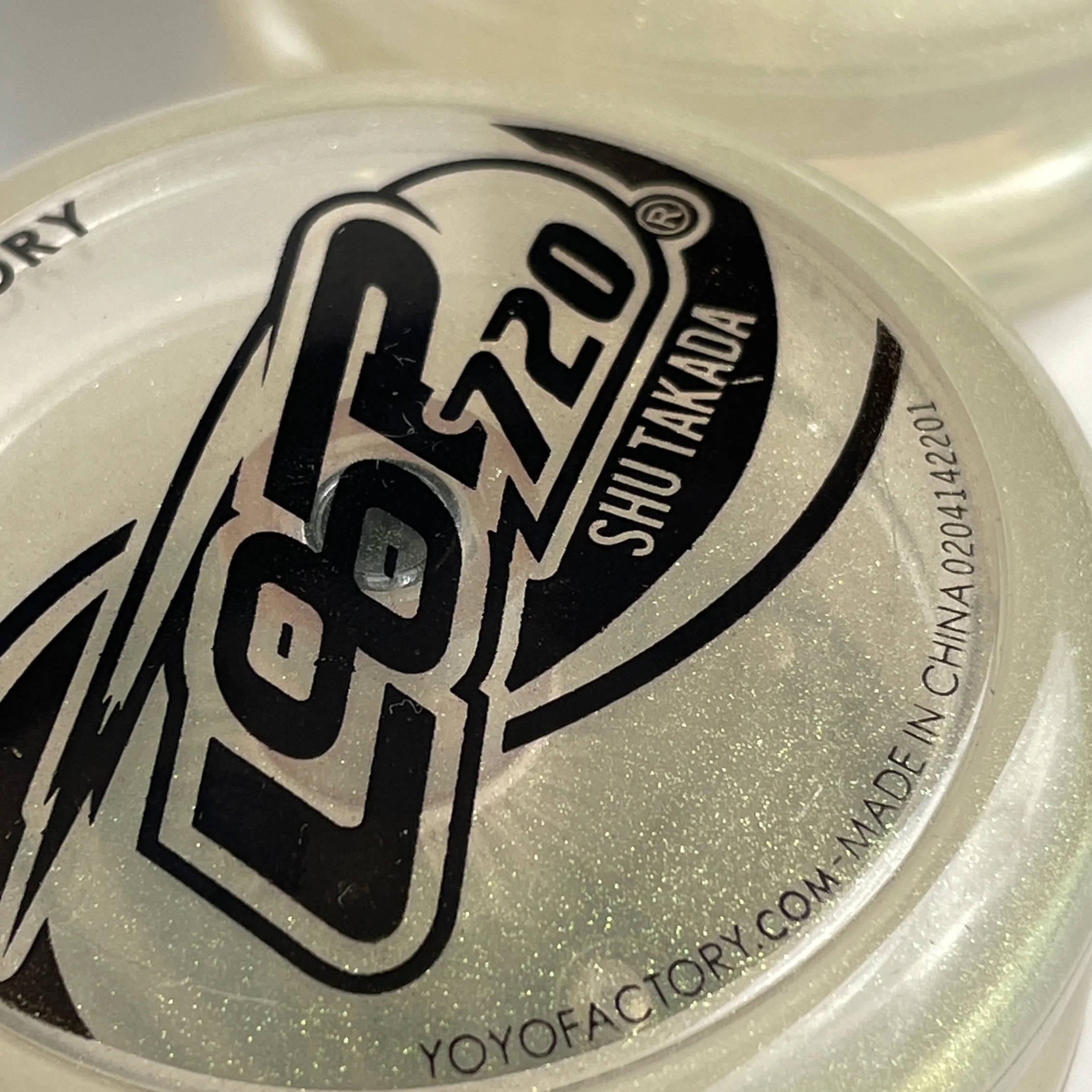 loop-720-yoyo-gold-3_c43ef7bb-b531-4176-b2f4-4c34bdf632be.jpg
